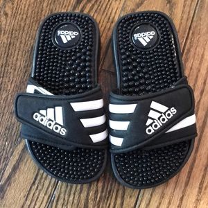 adidas slides for toddlers